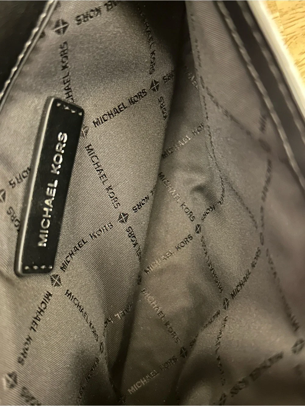 Michael Kors Black and Cream Signature Crossbody Wallet